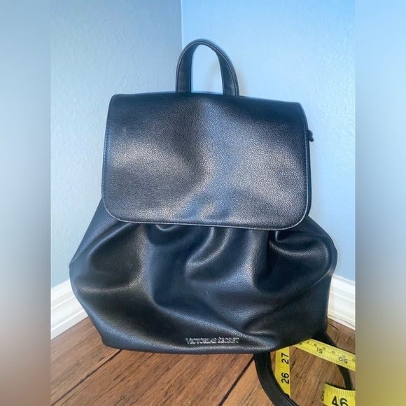 Black backpack drawstring backpack travel bag gym bag Victoria’s Secret bag - Picture 16 of 16